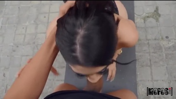 Giselle Montes megszopatva és szétkúrva Thumb