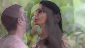 Milf pornós lány rágerjed a fiatal dákóra Thumb