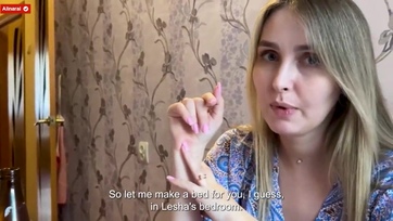 A spanom szexis anyuja mezítelenül bevágódott éjjel az ágyacskámba és nekilátott cumizni a cerkámat Thumb