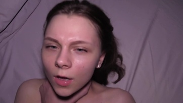 Szerzett az aranyos arcára egy gigantikus robbanótöltetet a levarrt fiatal csajszi Thumb